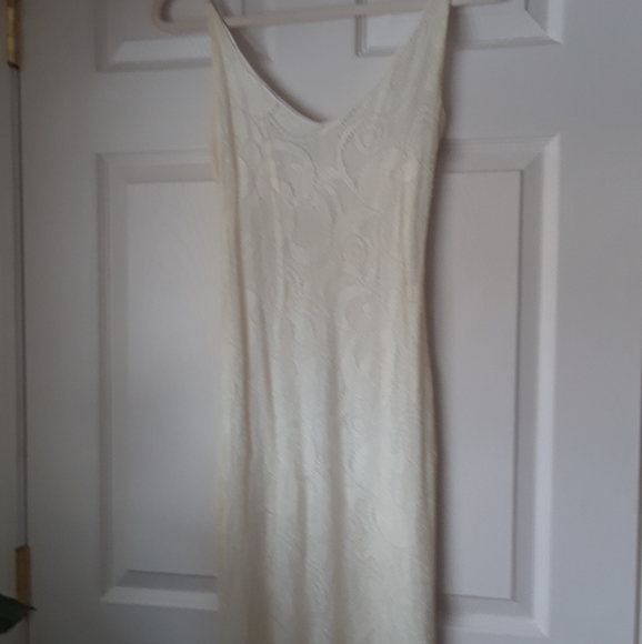 City Sites Ivory Crocheted Dress (M) - Picture 2 of 4